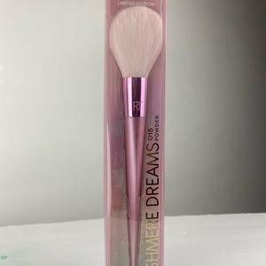 Cashmere brush